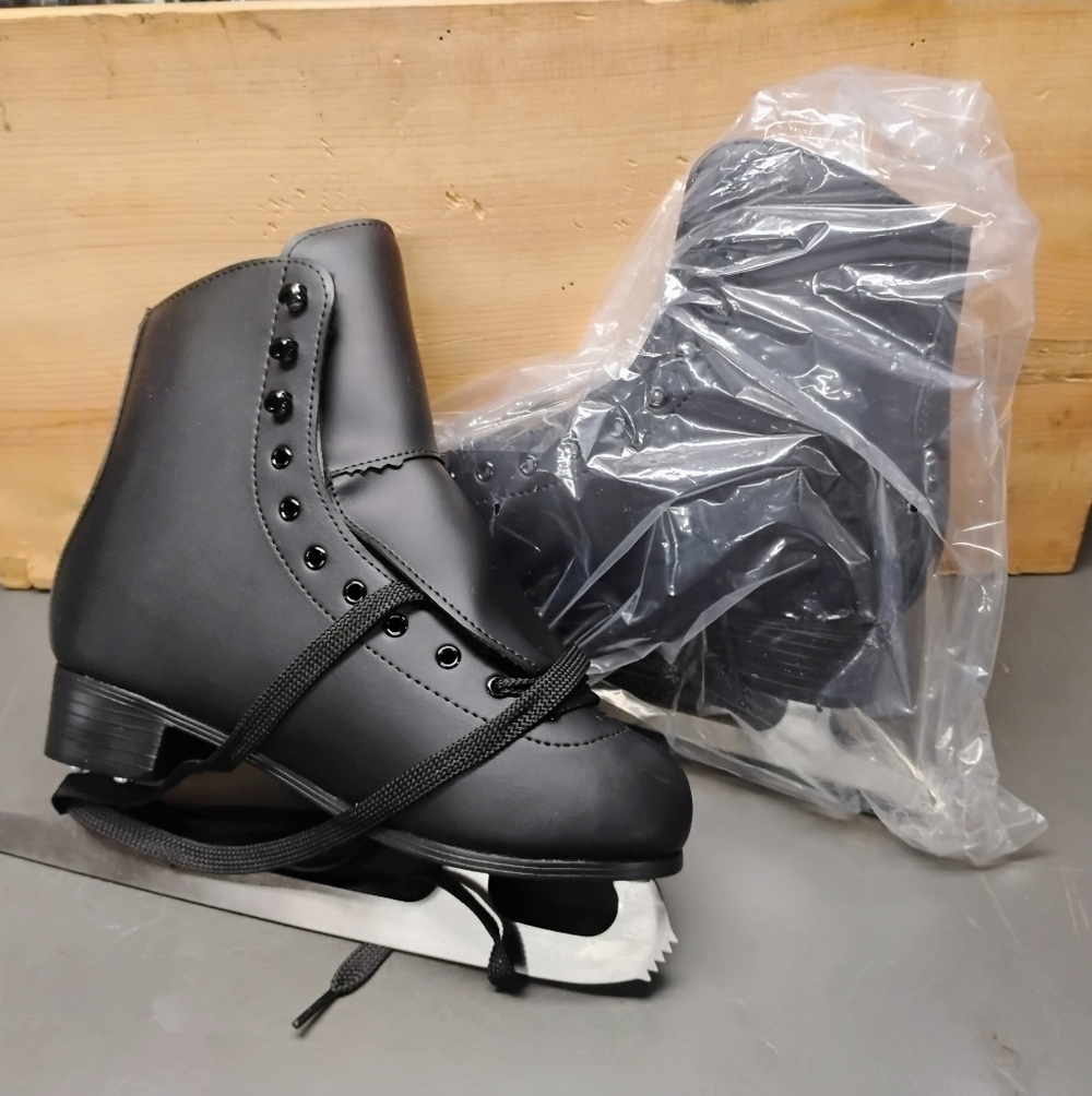 AhmyLion Black Ice Skates with Laces